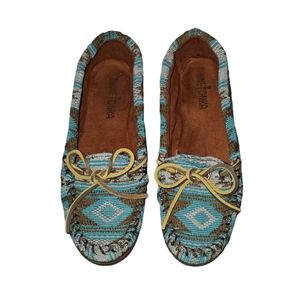 MINNETONKA  Turquoise Moccasins Size 6